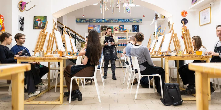 Pojďte tvořit umění: otevřený ateliér s veškerými pomůckami a kavárna