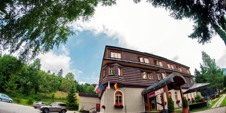 Léto i podzim ve Špindlu: 1–4 noci s polopenzí v hotelu alpského stylu s wellness