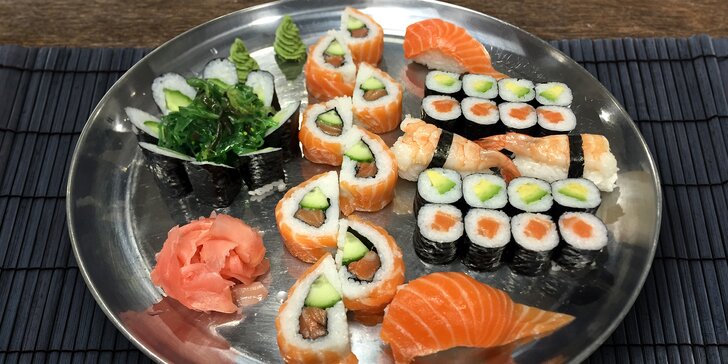 Vyladěné sushi sety: 16 nebo 36 rolek s tuňákem, lososem, krevetou či avokádem