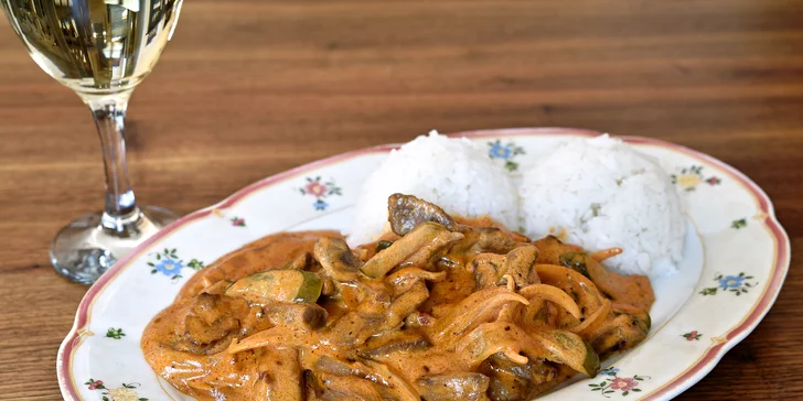 Labužníci, zamiřte na Břevnov: Dvouchodové ruské menu a lahev vína pro dva