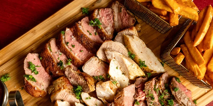 K mix grillu nechybí omáčky, konkrétně pepřová, žampionová a demi glace.