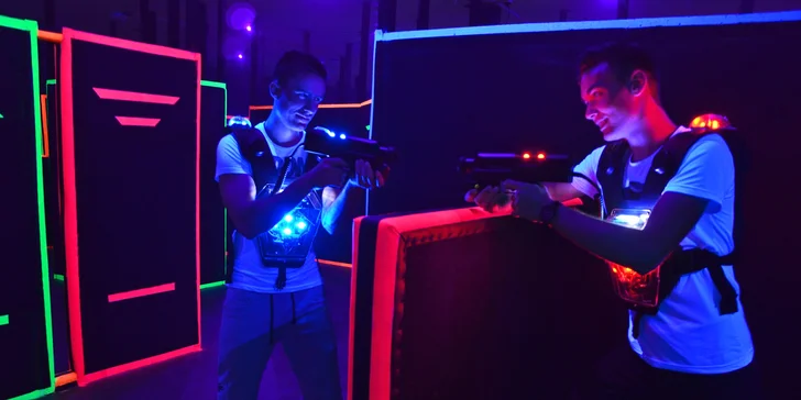 Pořádná porce adrenalinu: 15 minut lasergame pro 1–12 osob