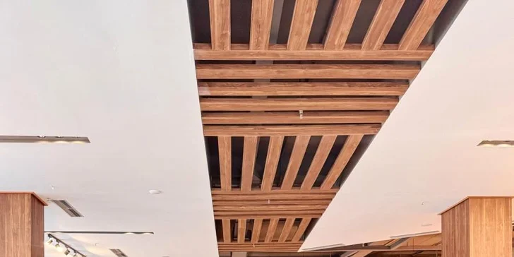 Těšte se na bufetové snídaně, obědy a večeře, odpolední občerstvení a po celý den nápoje.