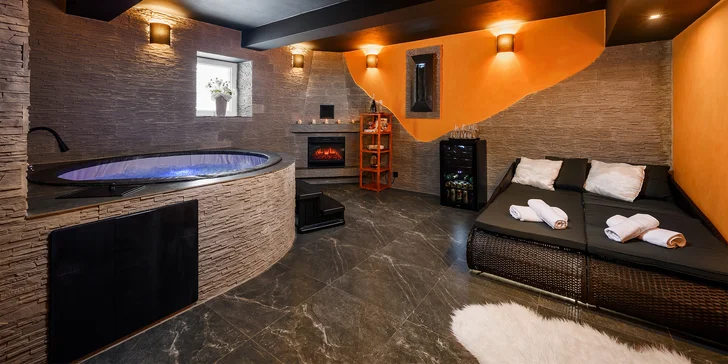 Privátní wellness na 90-120 minut pro 2–4 osoby: káva i láhev Bohemia sektu
