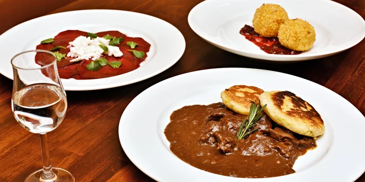 3chodové degustační menu: carpaccio z řepy, jelení kýta na šípkové, zmrzlina