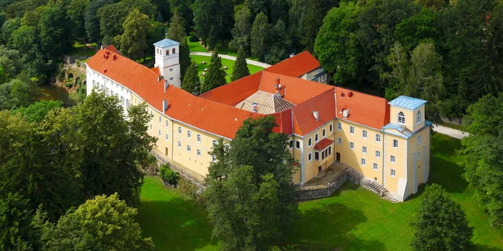 Romantika na zámku: neomezený vstup do wellness, snídaně či polopenze, koncerty