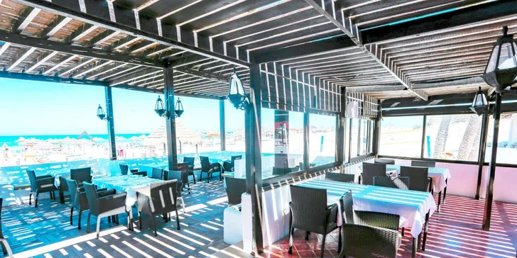 V hotelu se nachází hned několik restaurací a barů.