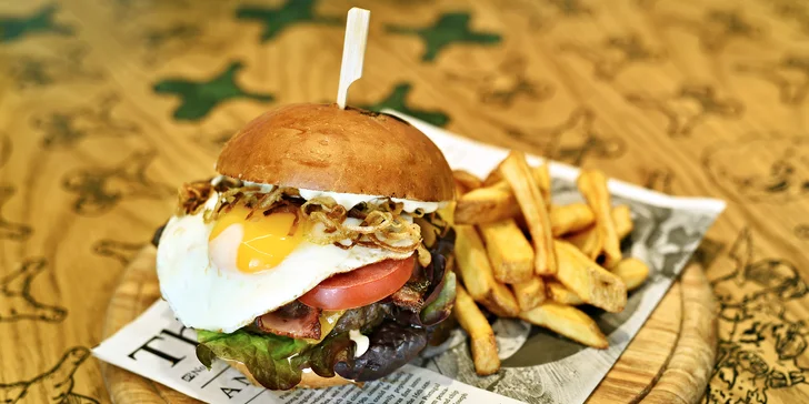 Burgerové menu pro 1 nebo 4 osoby: výběr ze tří burgerů a porce hranolků