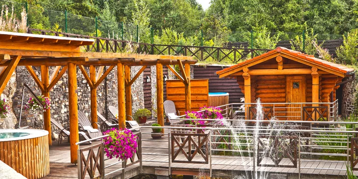 4* wellness pobyt v Tatrách: snídaně či polopenze, bazény i jacuzzi bar pro 2