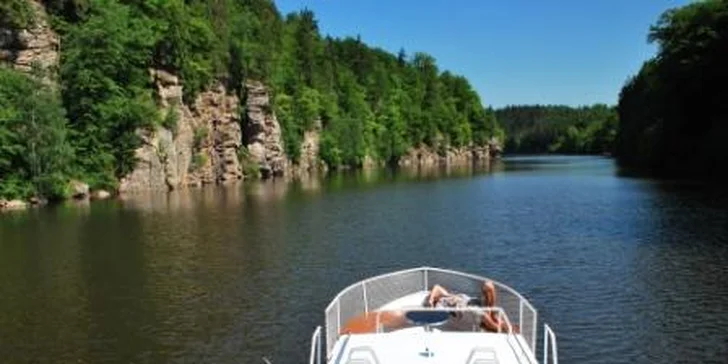 Relax poblíž Hluboké nad Vltavou: výlet lodí i varianty s parní saunou