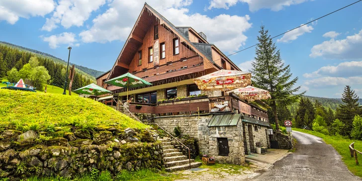 Pobyt v rodinném hotelu ve Špindlerově Mlýně: polopenze, zábava a výlety