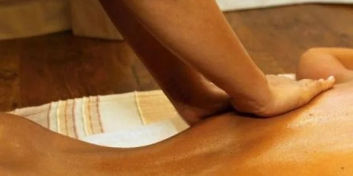 475 Kč za 90minutovou olejovou thajskou masáž v hodnotě 950 Kč! Hodina a půl příjemné relaxace od paty až k hlavě se slevou 50 %.