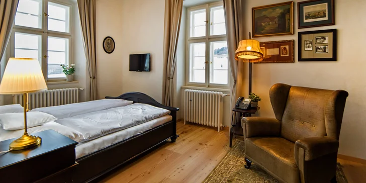 Jako na šlechtickém sídle: pobyt na Lipně, snídaně, panoramatická sauna i privátní vířivka