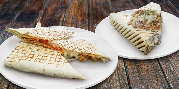 Nedejte hladu šanci: Lahodný kebab v tortille nebo chačupuri s sebou