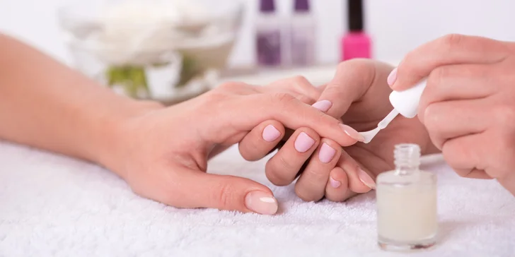 Profesionální modeláž nehtů v Happy Hands Studiu