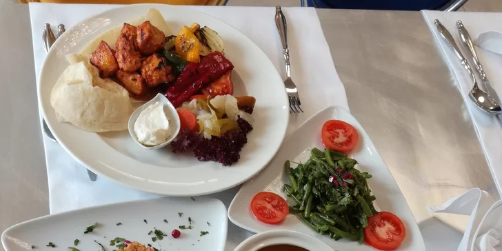 Libanonské degustační menu pro dva: hlavní chod s masem nebo vegetariánský