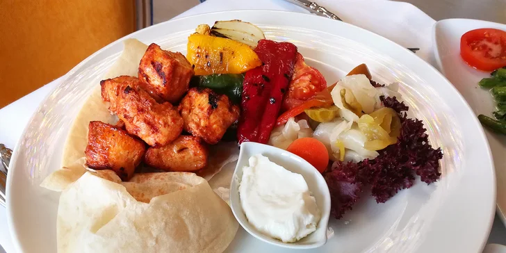 Libanonské degustační menu pro dva: hlavní chod s masem nebo vegetariánský