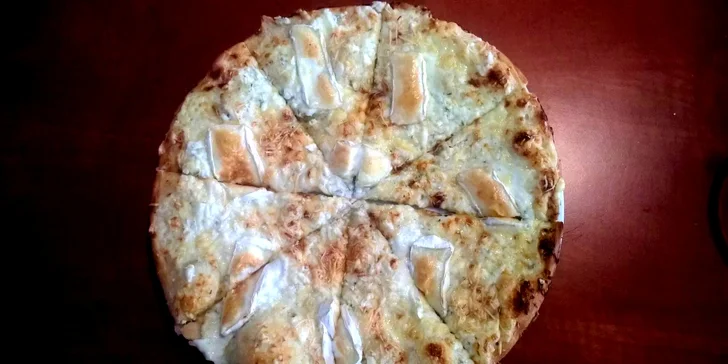 Dvě pizzy dle vlastního výběru: 14 druhů s tomatovým i smetanovým základem