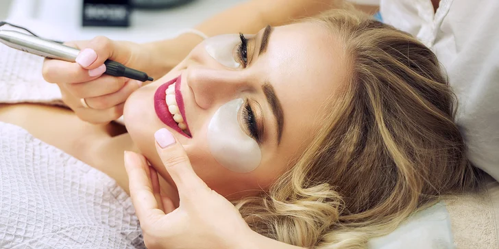 Kamufláž jizev: permanentní make-up nedokonalostí pleti