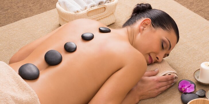 Hodinová masáž na výběr ze 3 druhů: antistresová, rýžovými měšci nebo lávovými kameny