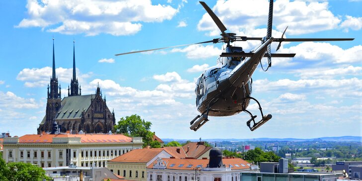 Brno z ptačí perspektivy: let vrtulníkem až pro 3 osoby s možností pilotování