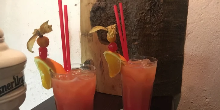 Na drink do centra města - dva legendární koktejly Sex on the beach