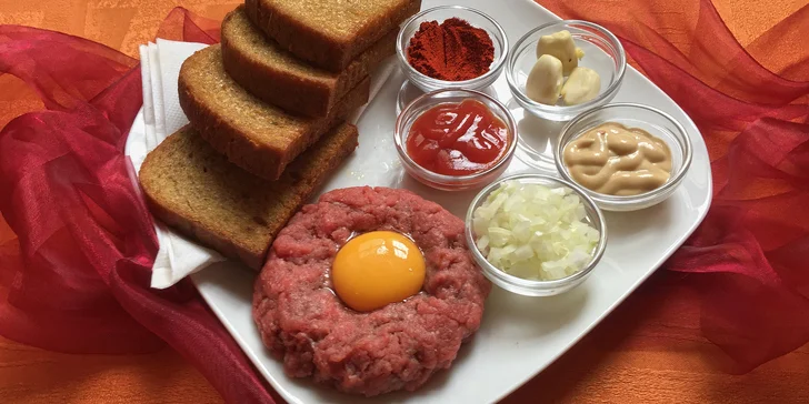 150 nebo 300 gramů hovězího tataráku v centru Jihlavy