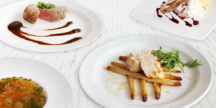 Čtyřchodové menu pro 1 či 2 osoby: salát, vývar, hlavní chod dle výběru a závin