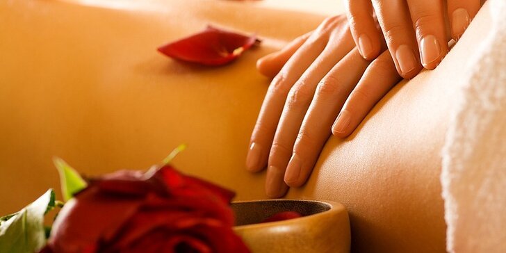 Luxusní růžová masáž s peelingem pro dámy
