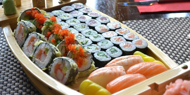 Sushi pro 2 osoby v Sushi Point Black Label Dejvice
