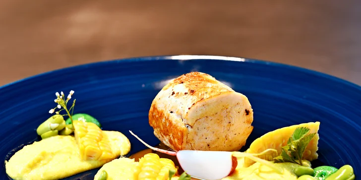 Jarní degustační menu pro 2 podávané v rukavičkách: foie gras, kalamáry, kuřátko
