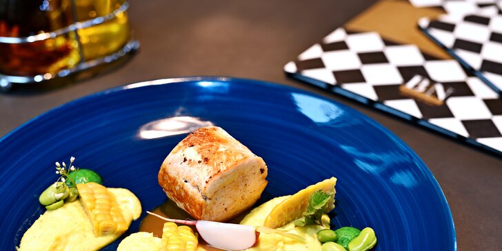 Jarní degustační menu pro 2 podávané v rukavičkách: foie gras, kalamáry, kuřátko