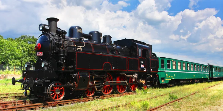 Zpáteční jízdenka na parní vlak a vstupenka na parostrojní festival v Holoubkově