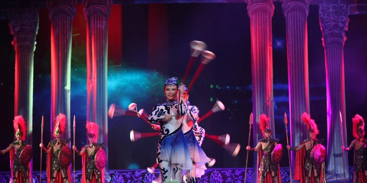 Velkolepá čínská akrobatická show "Duha nad Hedvábnou stezkou"