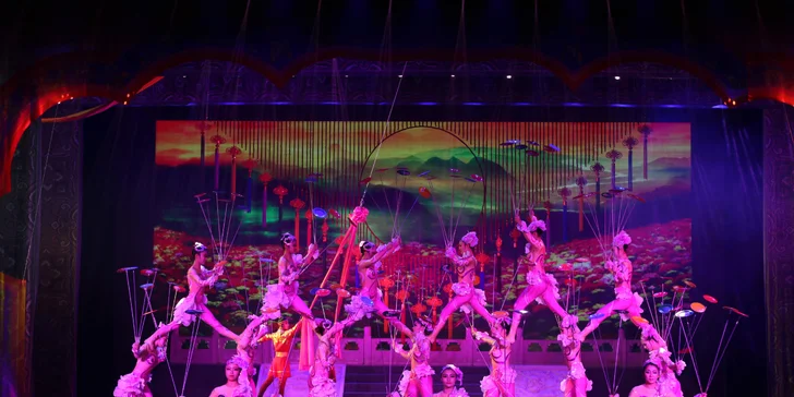 Velkolepá čínská akrobatická show "Duha nad Hedvábnou stezkou"