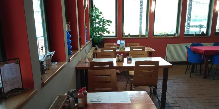 2x pizza o průměru 32cm dle výběru s rozvozem po Liberci