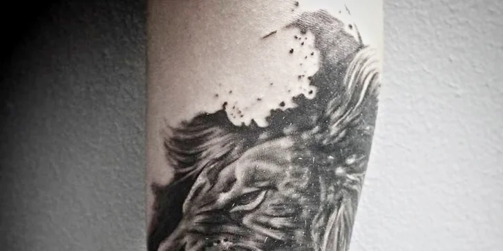 Nové tetování v profesionálním studiu Bronx ink
