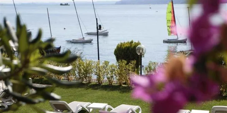 Duben až říjen u italského jezera Lago di Garda: hotel s polopenzí a bazénem