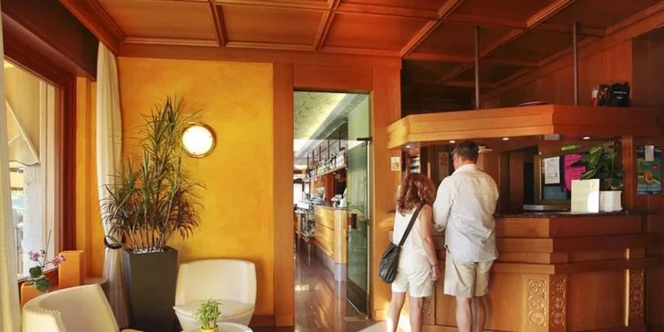 Duben až říjen u italského jezera Lago di Garda: hotel s polopenzí a bazénem