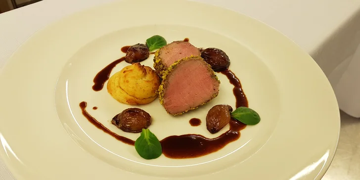 5chodové degustační menu pro 2 podávané v oceněné restauraci Čeladenka