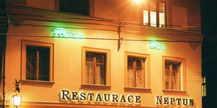 Namíchejte si ten svůj: 200gramový hovězí tatarák se zlatavými topinkami