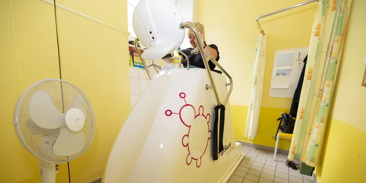 VacuShape zajišťuje efektivní aerobní trénink, při kterém cvičíte na běžeckém pásu v hermeticky uzavřené podtlakové kabině.
