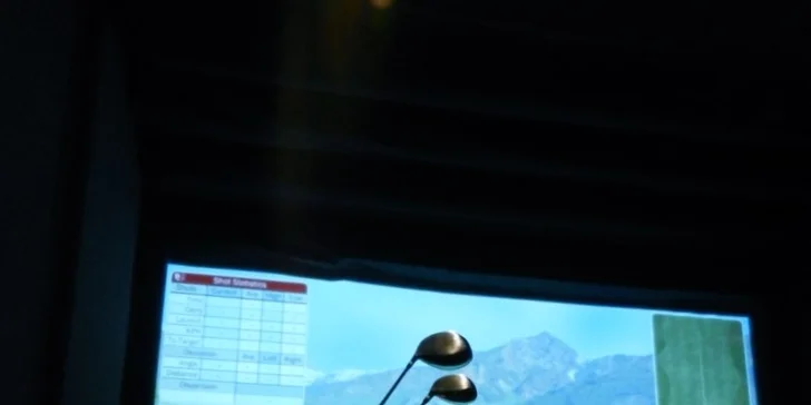 45-90 minut na golfovém simulátoru až pro 5 osob