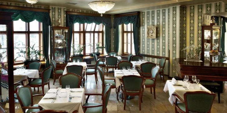Poskládejte si 3chodové menu v Café Mozart, odkud krásně uvidíte na orloj