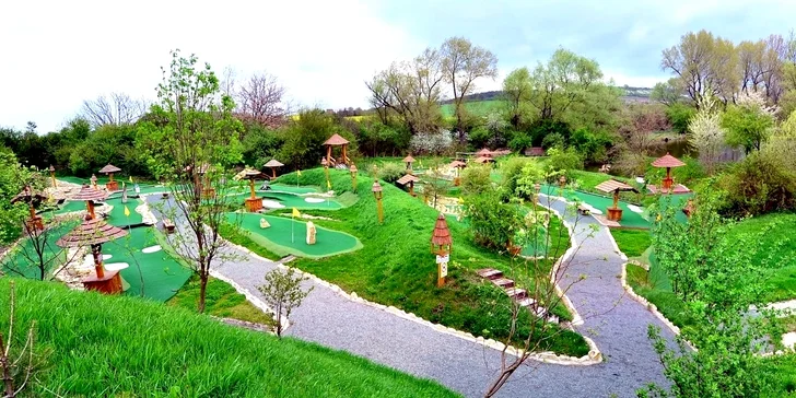 Celodenní vstupy na putting golf v krásném prostředí Resortu Svět v Úžicích