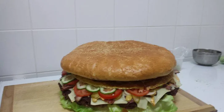 6kilový Libový párty burger až pro 20 kamarádů