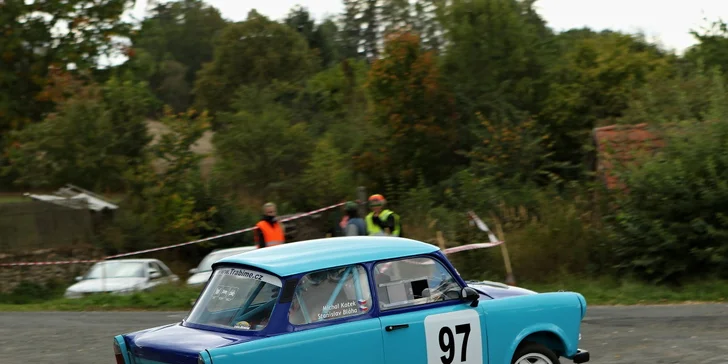 Originální zpestření závodů: 3 okruhy s mistrem rallye ve voze Trabant