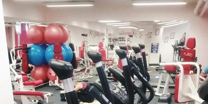 12 vstupů na cvičení Slim Belly pro vosí pas