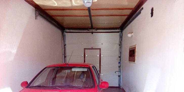 Vyšší komfort cestování: Tónování autoskel kvalitními fóliemi s homologací