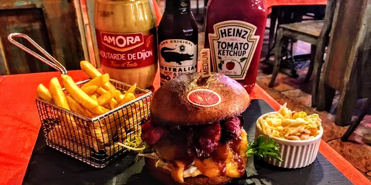Hodina bowlingu a dva špičkové burgery i v bezlepkové úpravě